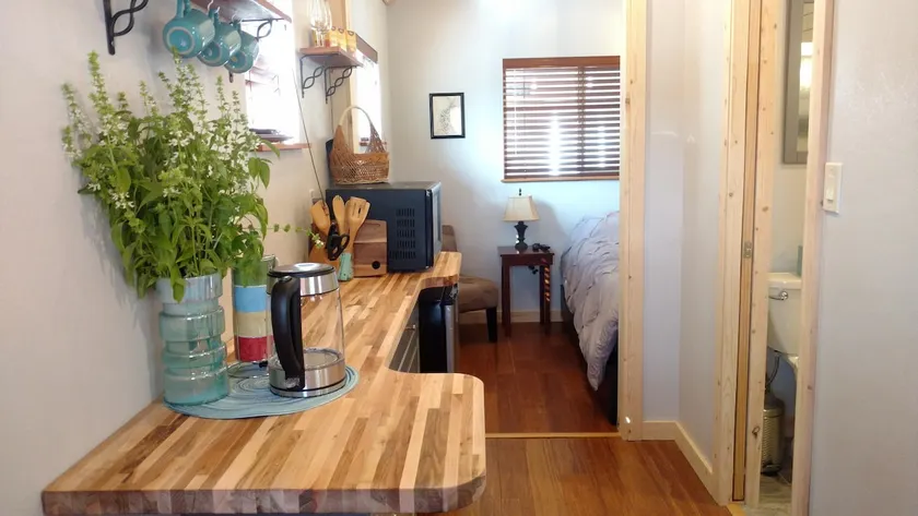 Eco-Tiny House in SE Medford - Image 1