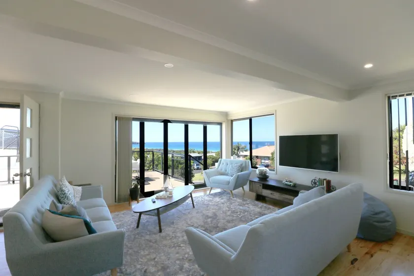 The Views - 3 or 4 Bedroom - Image 1