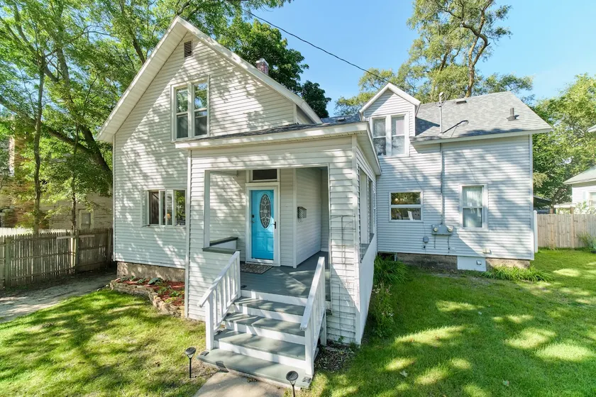 Port City Cottage - Image 1