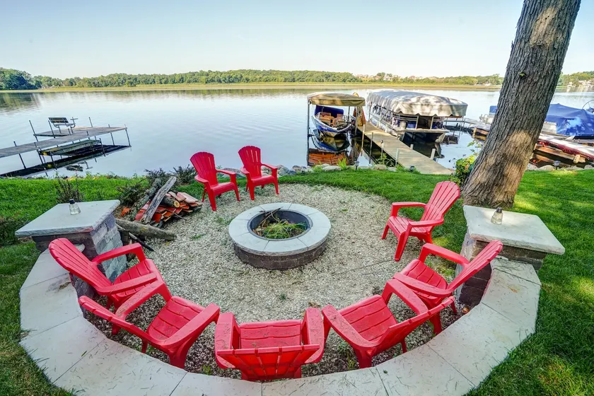 Blue Fish Cottage-Hot tub, Kayaks, fire pit - Image 1