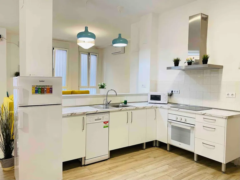 Flamenca Triana - Spacious apartment with 2 bathrooms and WiFi - Image 1