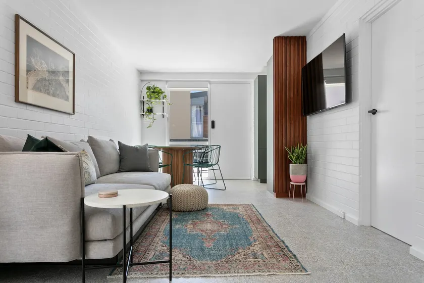CHIC COASTAL PAD - Image 1