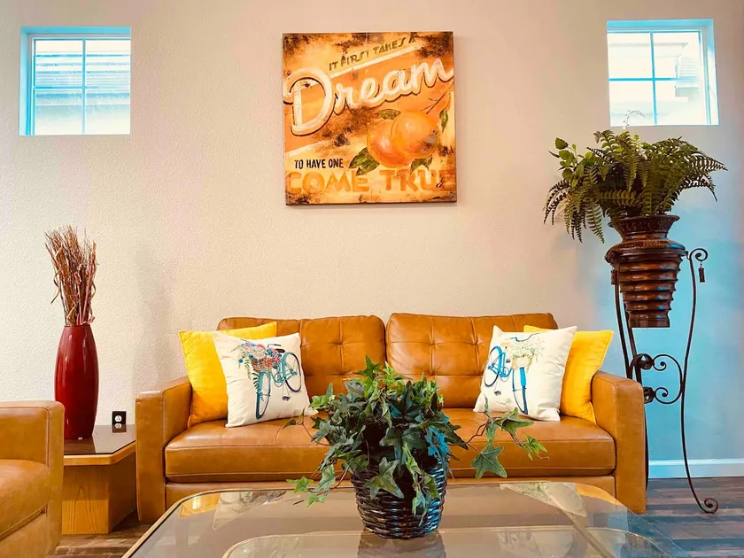 Charming & Spacious House in Tracy with RV Parking - Image 1