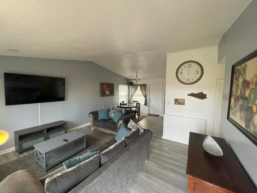3-Bedroom Residential Home 5 min from Base/Casino - Image 1