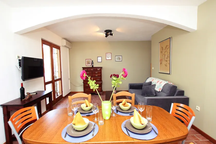 Cozy 2BD with view,parking&wifi #2 - Image 1