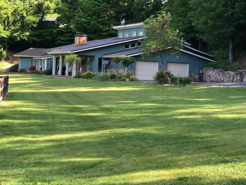 The Cottage at Sunset View Estate.  Close to rafting, hiking, Dollywood 30 mins. - Image 1