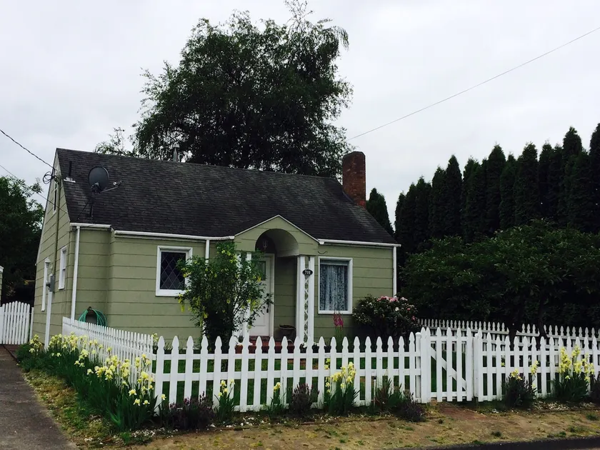 One mile to the state fair in downtown Puyallup - Image 1