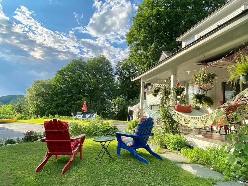 Artful Lodging Mountain-view Studio+1 Bedrm Apt in Historic Home, Montpelier VT - Image 1