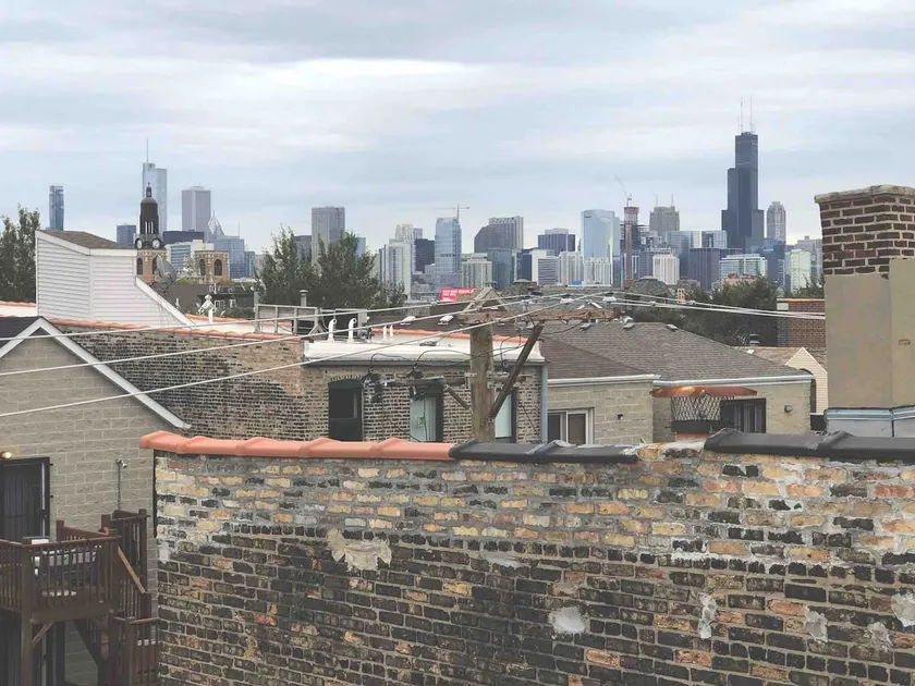 Wicker Park Top-Floor Private Balcony Views - Image 1
