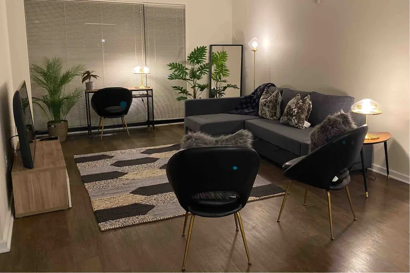 Extended Stay- Quiet Nook in the Heart of Downtown - Image 1