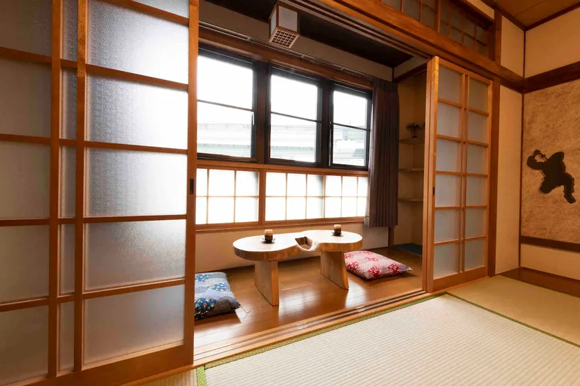 Permitted Bentencho Guest House 170 sqm or more Convenient access Convenience store in front Price shown is for 6 people - Image 1