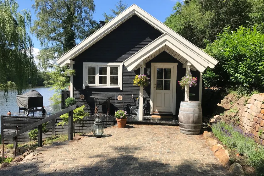 Summer house in idyllic surroundings - Image 1