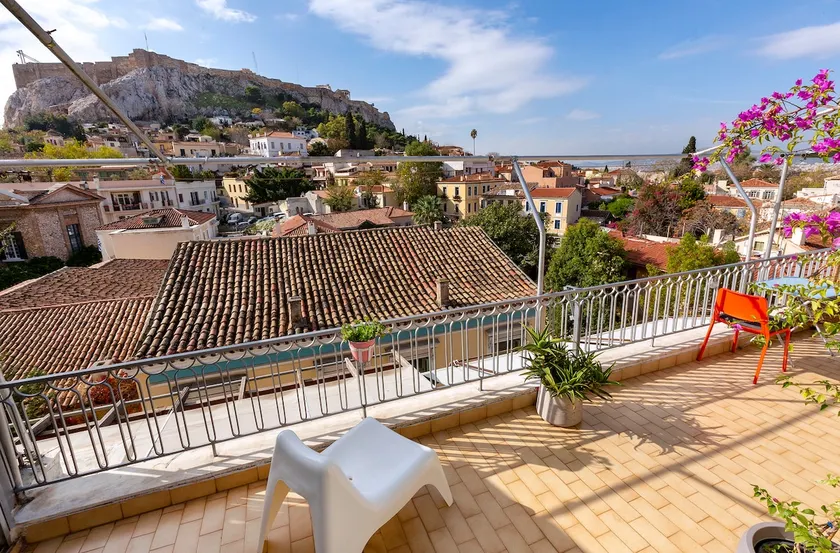 Amazing view of Acropolis and Anafiotika in Plaka - Image 1