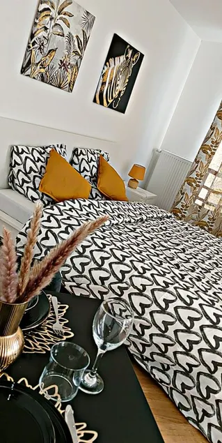 Air-conditioned studio/5 min from train station /free parking - Image 1