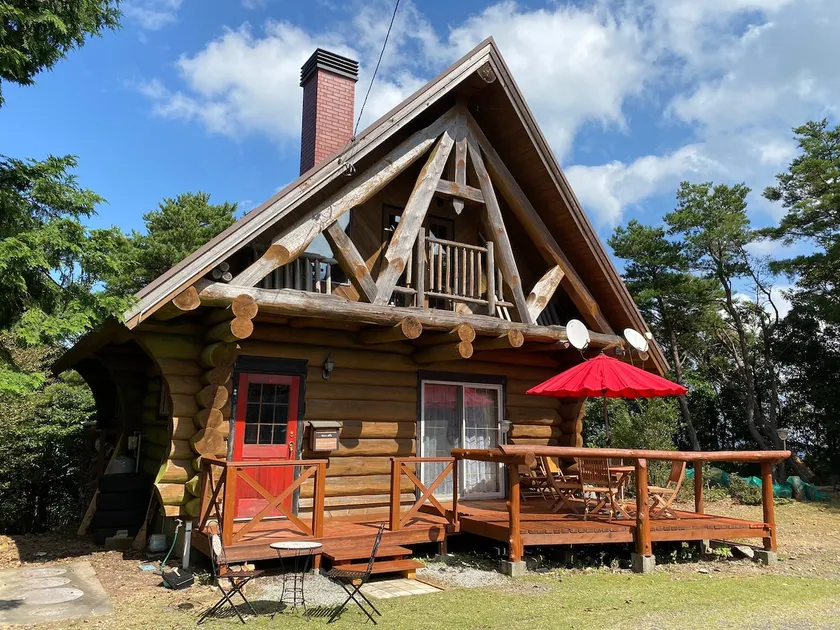 Log house built on the summit of the mountain behind Jingu Shrine/Reasonably priced for large groups/Ise Forest Villa - Image 1