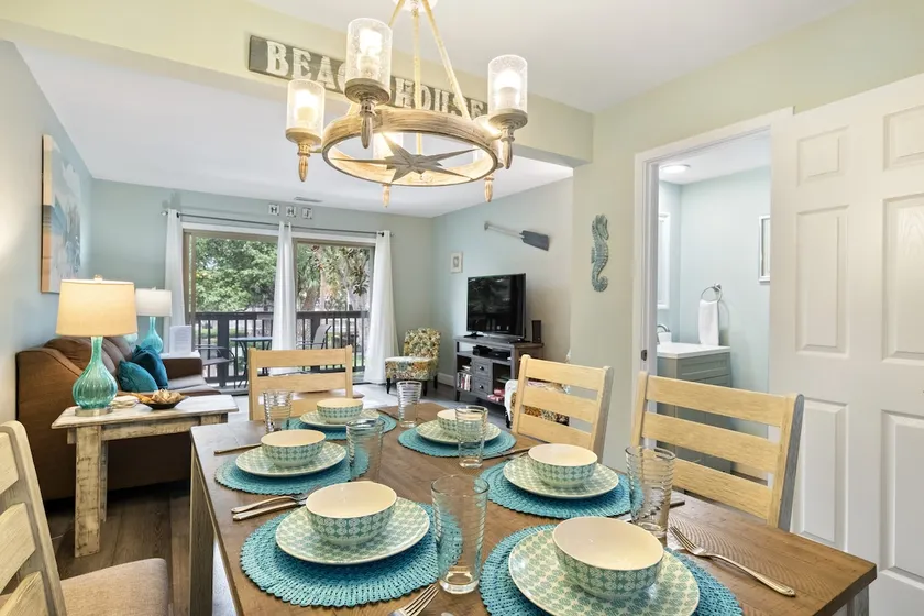 Tanglewood Villa - Steps to Beach & Coligny Plaza! - Image 1