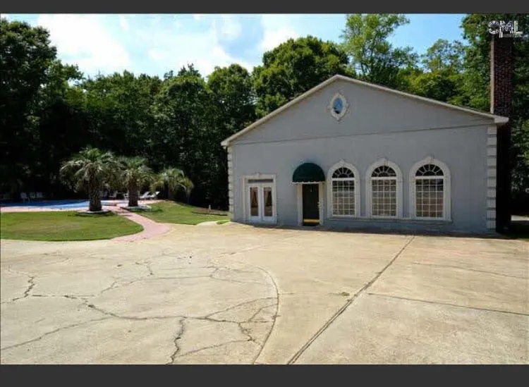 Avila Manor - Image 1