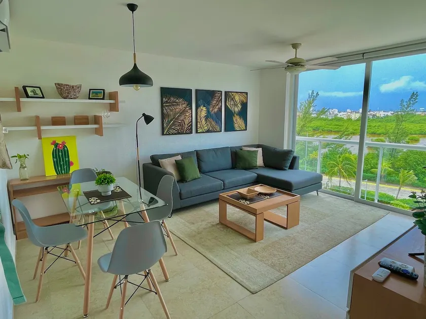 Luxury Beachfront Studio w/Amazing Pool & Sunset - Image 1