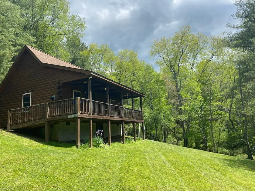 ”Blue Ridge Mountain Song” - Relaxing Mtn Retreat - Image 1