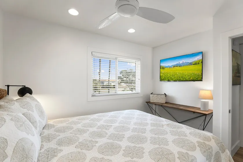 Seashore Dream-6 Bedrooms-AC/Bikes-Steps to Sand! - Image 1