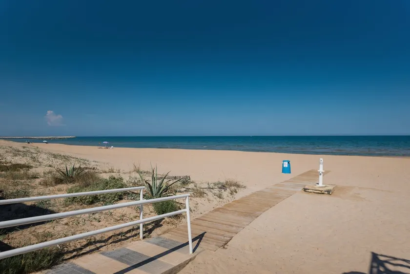 VERY COMFORTABLE STUDIO BY THE SEA - Image 1