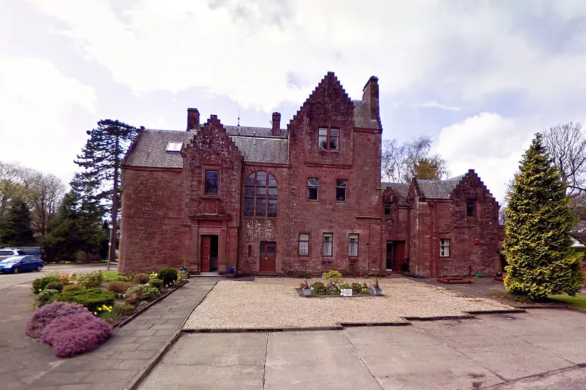 Butler's Apartment. Flat 5, Dalmore House, Helensburgh, Scotland G84 8JP - Image 1