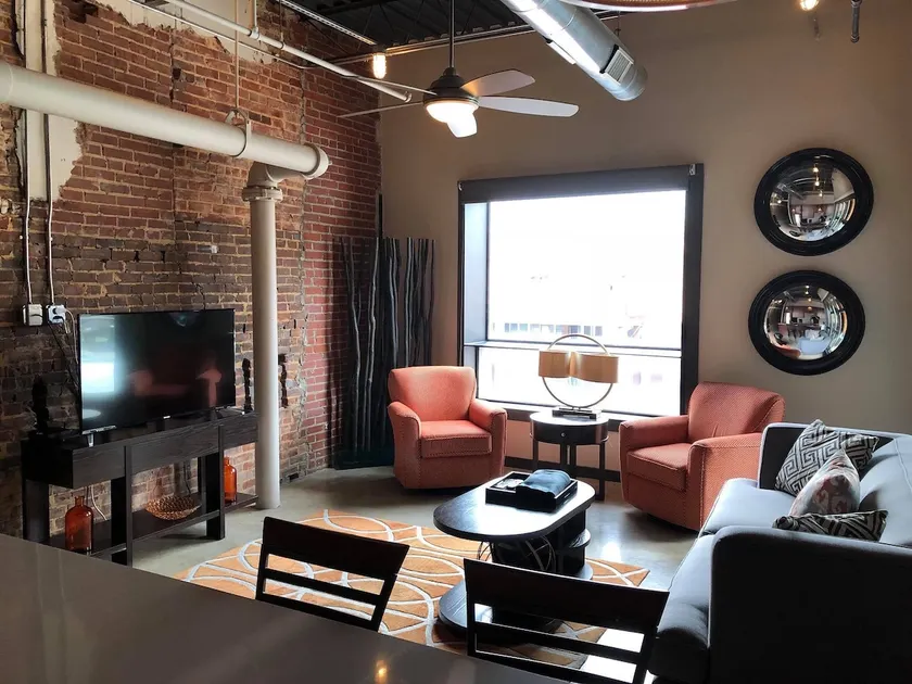The Corporate Loft - Heart of Downtown Jonesboro - Image 1