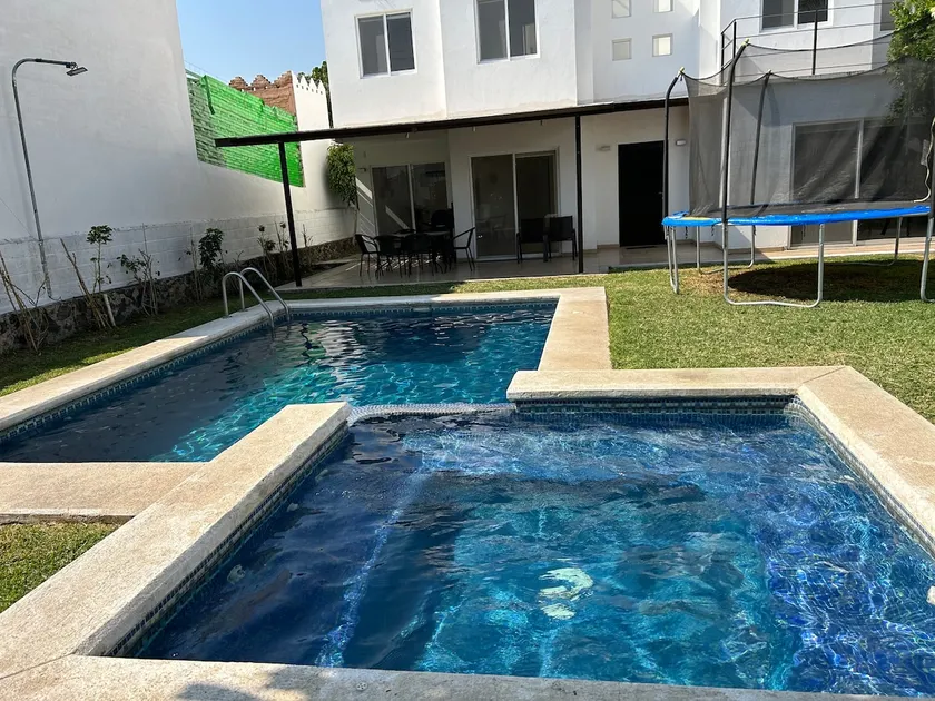 Pool, Jacuzzi, Garden, Hammock, Grill. Trampoline - Image 1