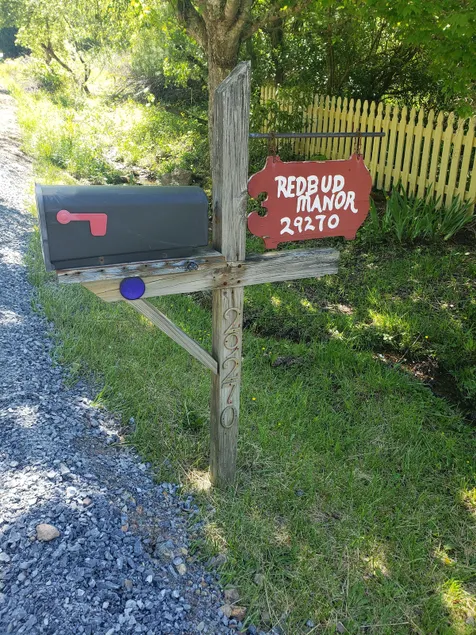 Redbud Manor - Image 1