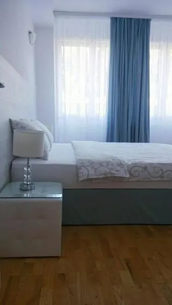 Apartment Zindan - Image 1