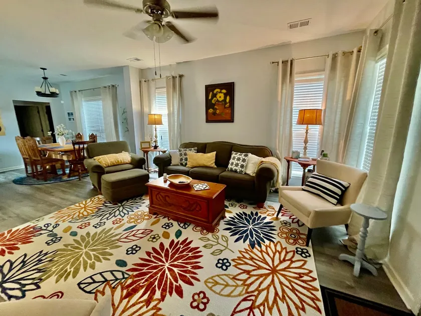 Downtown 3Br/3Ba Colonial Style Home - Image 1