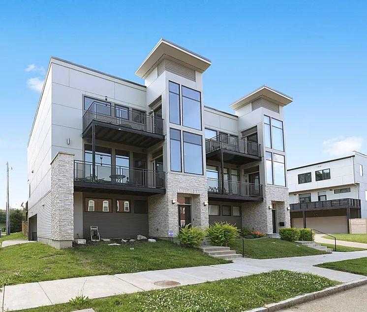 Travel w/ Kids | Modern Spacious 3-Story STL Home - Image 1