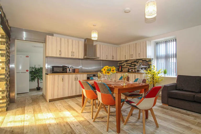 Deluxe Apartment - Image 1