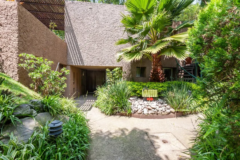 1C Elegant suite, tranquility, and ideal location. - Image 1