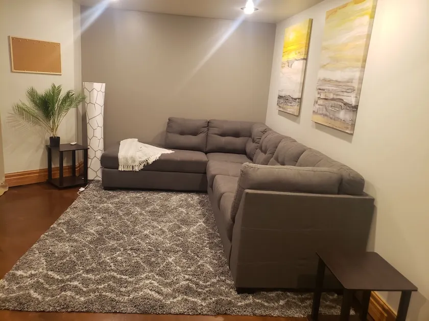 Canaryville & Chill, 10 min from Downtown & Beach - Image 1