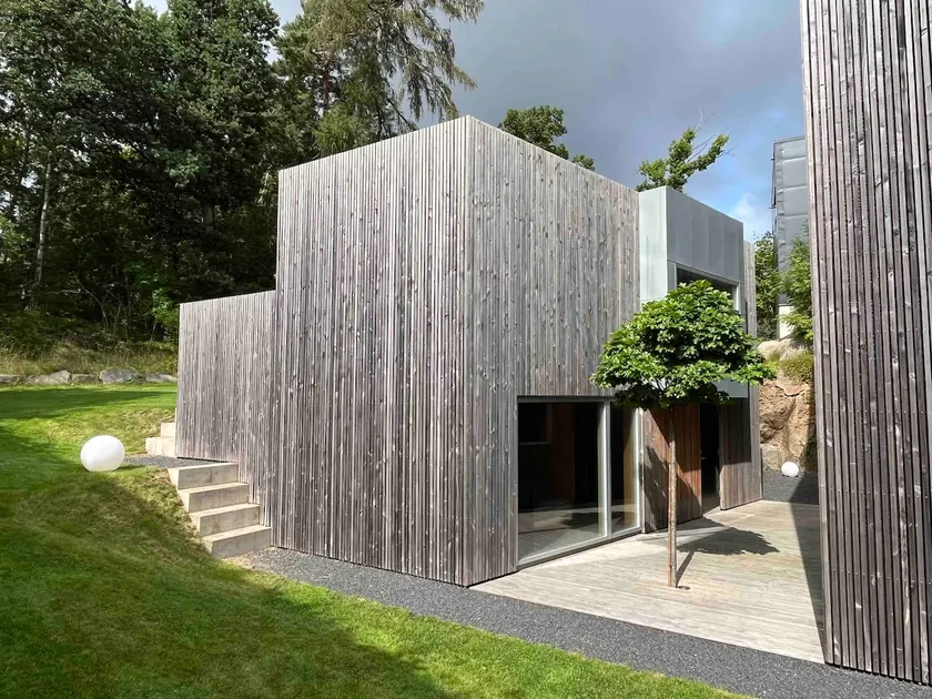 Tiny house with big terrace and garden - Image 1