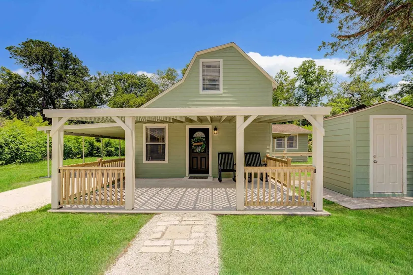 Cute & Cozy 5 min to The Woodlands or Med Center - Image 1