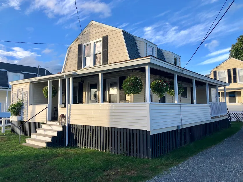The 1907 on Nudd: Sleeps 8 | Front Porch | Parking - Image 1