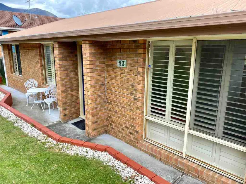 Beautiful Sunny house, 4 Km to Hobart CBD - Image 1