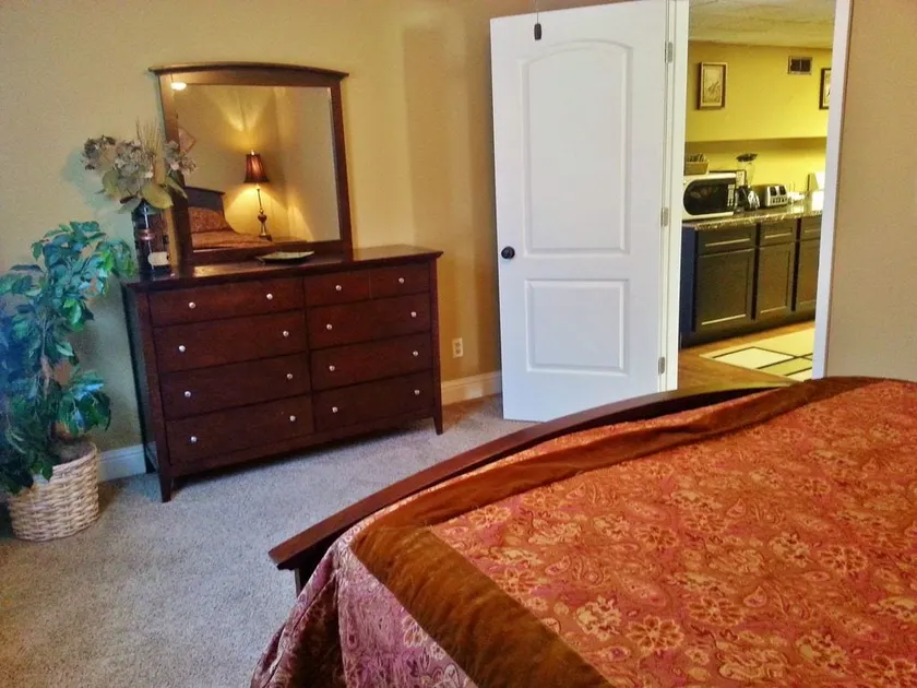 Super Spacious Villa| Near 6 Flags & Hidden Valley - Image 1