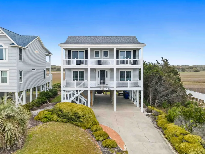 Amazing Views & Steps to the Beach - Image 1