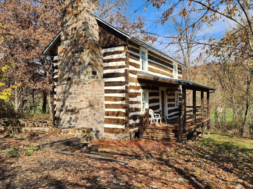 1832 Historic Washington Bottom Farm Log Cabin - Image 1