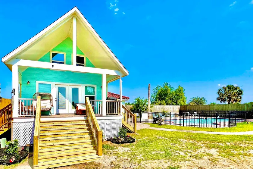 Lakeview Cottage (pool, fishing pier, lake) - Image 1