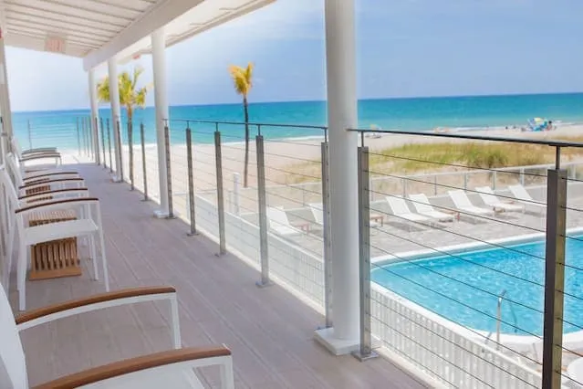 #10 · Fabulous Studio Right on the BEACH with POOL - Image 1
