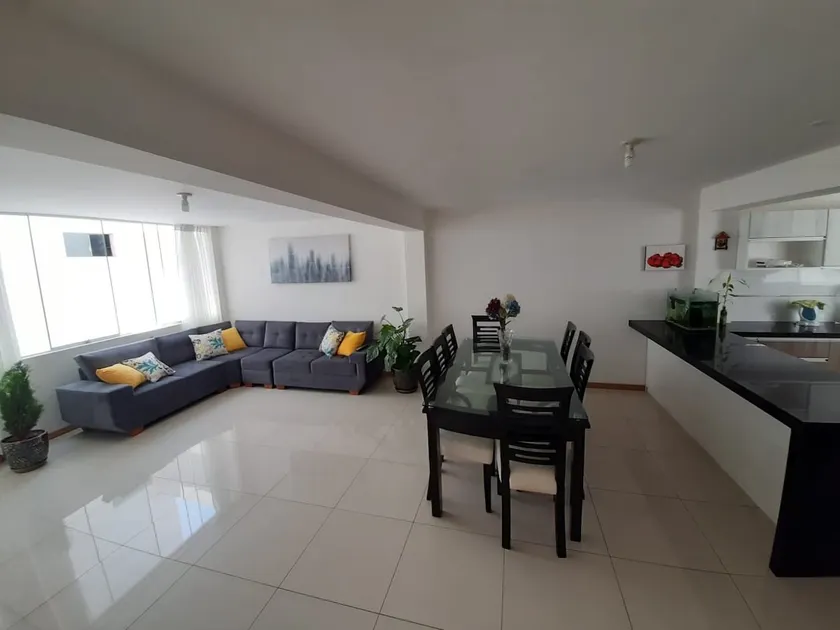 Large 2-story apartment in Victor Largo, close to beaches - Image 1