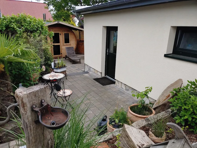 Idyllic guest house in a quiet central location. - Image 1