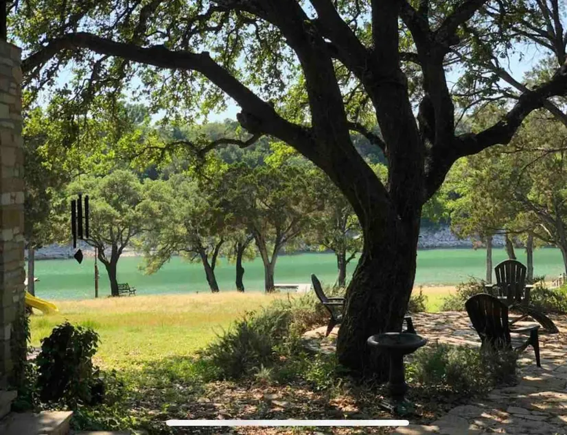 Lake Travis Waterfront Pool Sleeps 20 by Cedar Pk - Image 1