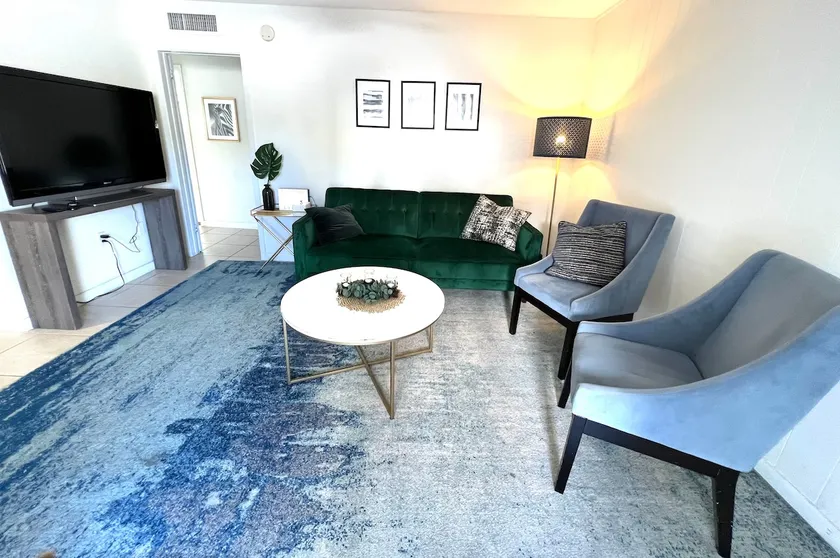 Location! Walk everywhere in Coconut Grove - Image 1