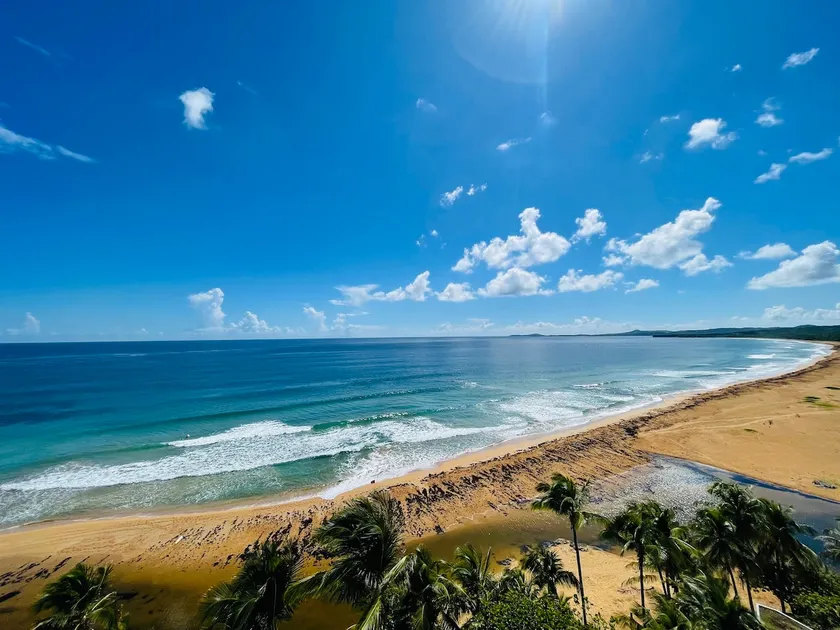 Beachfront Condo with Amaing Ocean View. walk to Beaches & Restaurants - Image 1