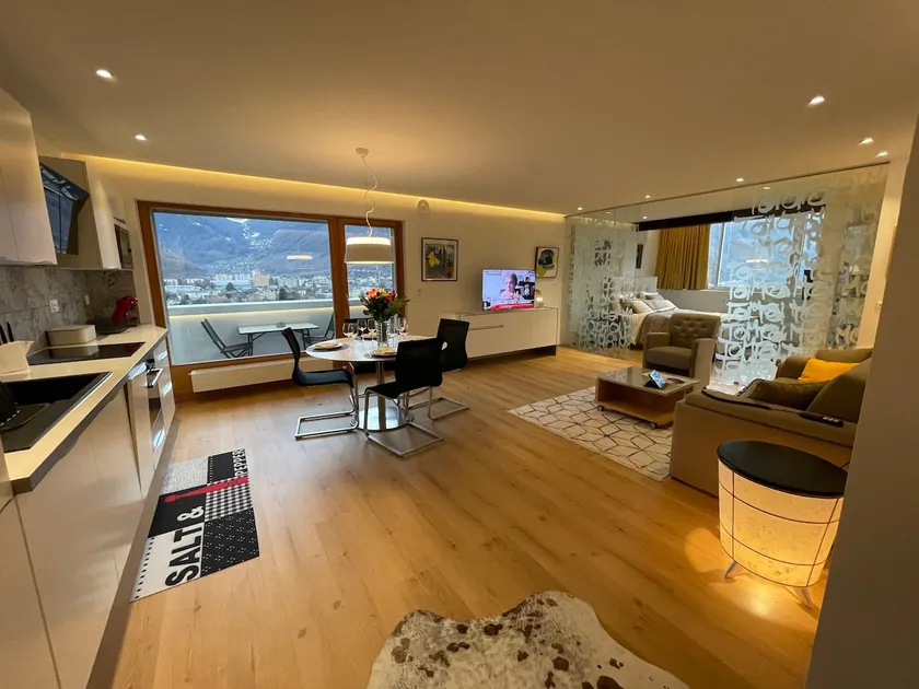 Designer loft apartment in penthouse with balcony - Image 1